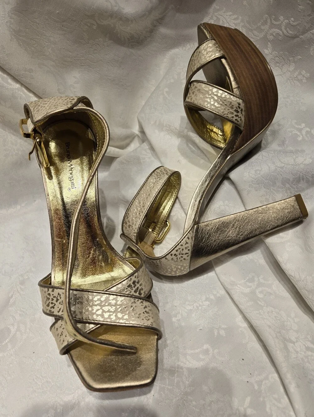 Brazilian LEATHER Tan & Metallic Gold Platform Sandal with Ankle Strap 9M